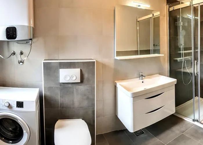 Grosse In Mit Privatem Balkon By Interhome Palit