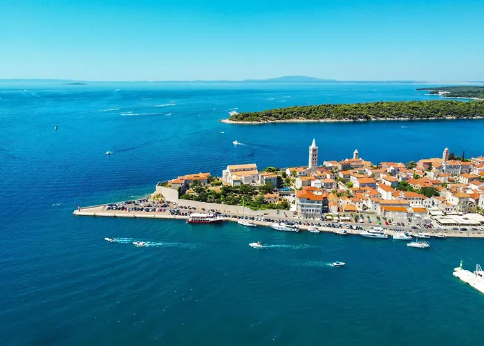 Grosse In Mit Privatem Balkon By Interhome