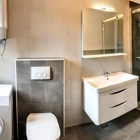 Grosse In Mit Privatem Balkon By Interhome Palit