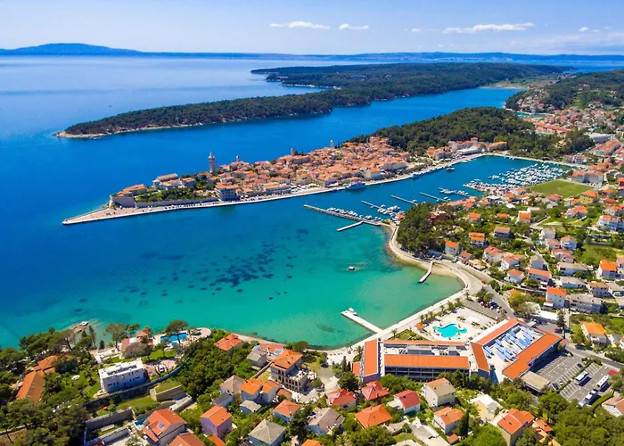 Grosse In Mit Privatem Balkon By Interhome