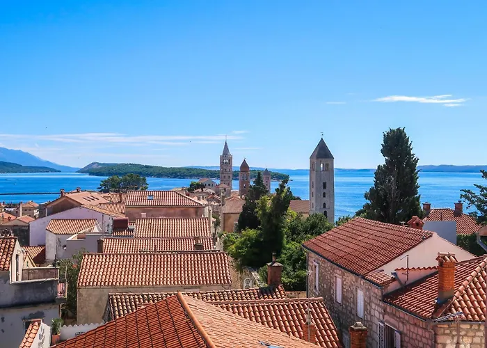 Grosse In Mit Privatem Balkon By Interhome *